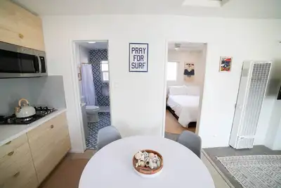 Image de Stay in the charming SilverStrand neighborhood, 2 min walk to the sand-dogs ok!