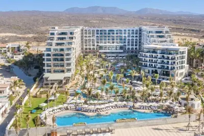 Image de Luxury  One Bedroom apt. ocean/pool view! Whale watching! Cabo