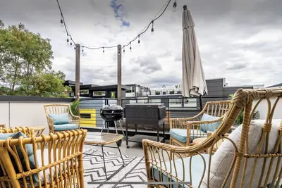 Image de New Townhouse in Capitol Hill! W/Rooftop Deck Views! Near Downtown and Sleeps 8!