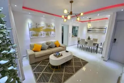 Image de Safest area, close to beaches, malls and airport!