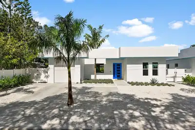 Image de Sky Blue Sarasota. Pool Home. Build 2023. Option for up 18 guests