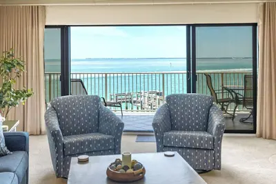Image de Classic & Comfortable Oceanfront Condo
