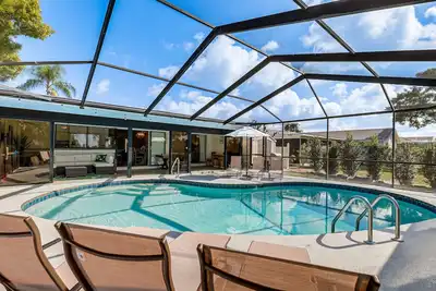 Image de Apollo Beach Oasis: Lanai + Heated Pool!