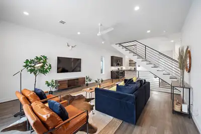 Image de Galleria - Rustic Mid-Century Modern 3br House