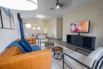 Image de 4br / Ensuite with King Bed / Tv In All Rooms / World Cup / 15 min to Iah