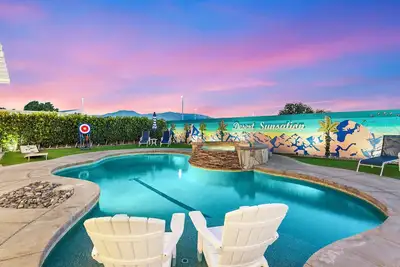 Image de Desert Sunsation: Pool, Spa, FirePit, Bar, Arcade!