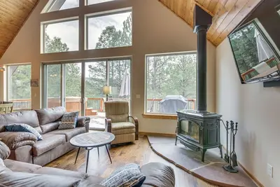 Image de Angel Fire Cabin w/ Deck: 3 Mi to Ski Lifts!