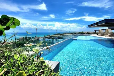 Image de 2 Bedrooms Breathtaking Sea View! - 1 minute walk from the beach and the 5th Av