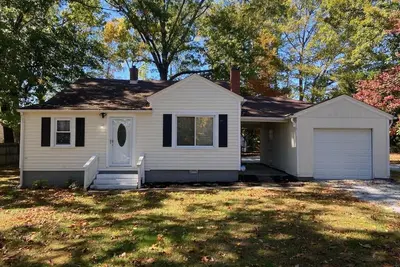 Image de Serenity on over an acre easy access to 311/Hpu