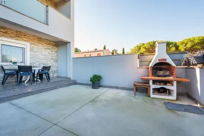 Image de Bel appartement à Valbandon avec Wi-Fi