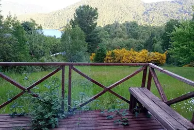Image de Casa en la Montaña de Chile Junto al Lago Caburgua