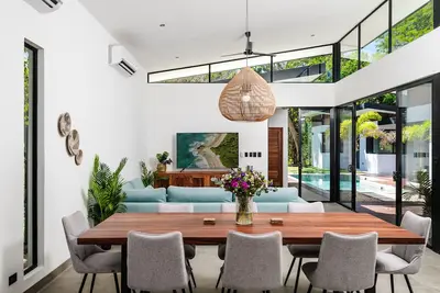 Image de Chic Surf House with Private Pool, 4 Minutes walk to the Waves