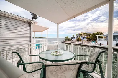Image de Tropical Island Getaway - Venture Out Unit 196
