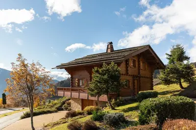 Image de Superbe Chalet avec Vue Imprenable sur la Montagne