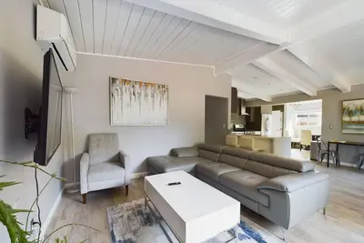 Image de Charming Menlo Park 4br w/ Backyard, nr Trail & Shuttle, by Blueground