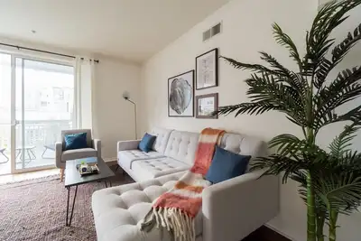 Image de Tasteful Santa Clara 2br w/ Balcony, nr Mall & Eateries, by Blueground