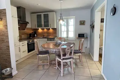 Image de Single-storey half of the house, dog wellness room, fireplace, fenced, modern, Wlan