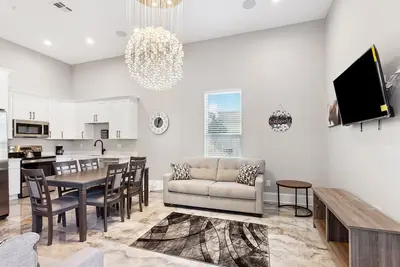 Image de Luxury Mini Mansion: Near French Quarter