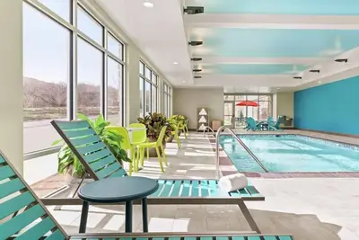 Image de A Place to Unwind, Unplug, and Recharge! 2 Spacious Units, Indoor Pool!