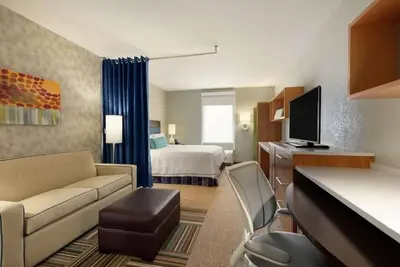 Image de City Haven: 2 Family-friendly Units w/ Free Breakfast and Parking! Onsite Pool!
