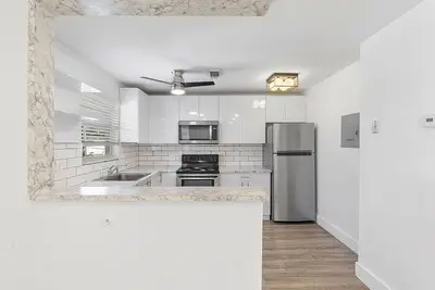 Image de Sun-filled 2 Bed/2 Bath in Pompano Beach!