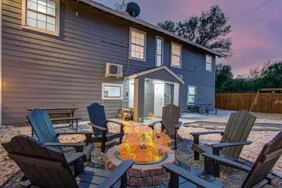 Image de Heart of Houston - 8-Bd/4-Ba with Yard