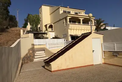 Image de Large 4 bedroom detached villa private pool in walled garden. 5 minute to Sea.