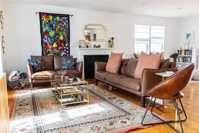Image de Relaxing Getaway: Entire 3-Br Home w/ Fireplace