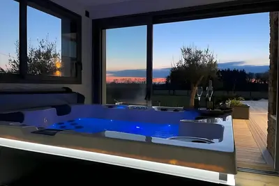 Image de Le Yucca Spa - Jacuzzi - 8p - Rêve au Mans