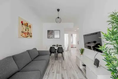 Image de Lovely 3-bedroom condo w/ free parking on premises