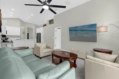 Image de 4 Bedrooms/ 3 Bathrooms/ Emerald Island (2735 Lk)