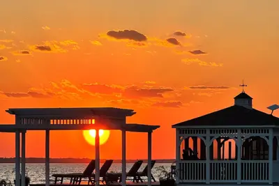 Image de Waterfront Country Estate & Blueberry Farm-Mini Resort-Stunning Sunsets