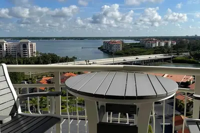 Image de Gorgeous views 5 minutes from St Pete Beach! Tons of amenities!