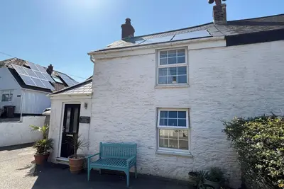 Image de Blacksmiths Cottage, pet friendly, with open fire in Crantock