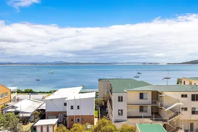Image de The Shoal, 508, Bullecourt St - stunning views, air con, lift and Wi-Fi