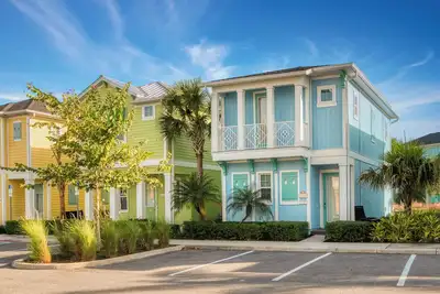 Image de Vibrant Cottage with Hot Tub near Disney with Margaritaville Resort & Island.