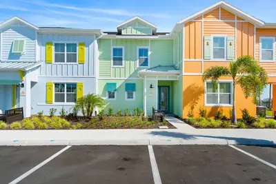 Image de Bright and Cozy Villa near Disney with Margaritaville Resort & Island H2o.