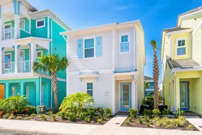 Image de White Sand Cottage with Private Pool near Disney with Margaritaville Resort &.