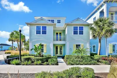 Image de Palm Tree Paradise Cottage + Private Pool near Disney with Margaritaville.