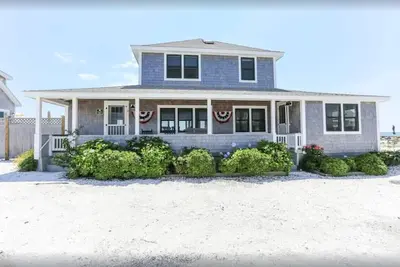 Image de Truro Beachfront House For a Group!