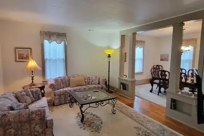 Image de Beautiful home with 2 bedrooms + private office in the Borough of Chambersburg!