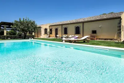 Image de Maison de vacances privée avec climatisation, Wifi, piscine privée, Tv, terrasse, parking