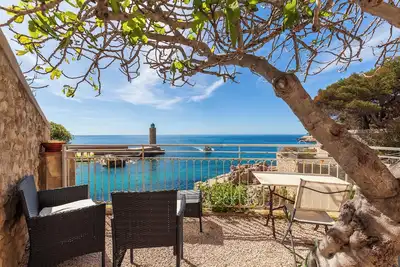 Image de Appartement 'L'Aiguade À Cassis' avec vue sur mer, terrasse privée et Wi-Fi