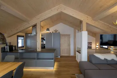 Image de Bel appartement dans une maison de vacances avec bain à remous, Wifi, Tv, terrasse et parking