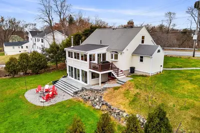 Image de Firepit | Ping Pong | Gym | Mothertree Farm House