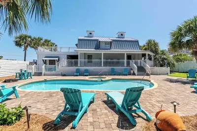 Image de Deeded Beach Access, Views, Pool, Free TIki Cruise