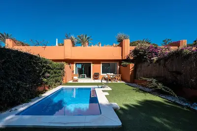 Marbella retreat: Private Pool & Frontline Golf House
