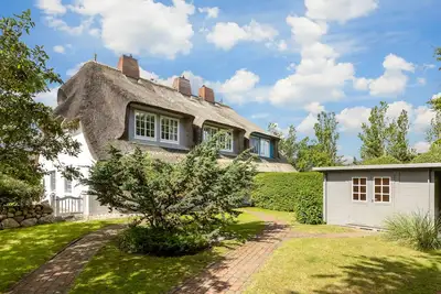 Image de Fienchen - Reetgedecktes Haus, Schön Gestalteter Garten im Südwestteil des Ortes
