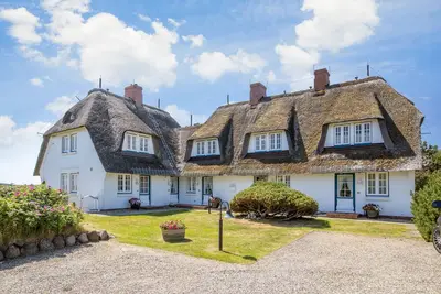 Image de Das Reetgedeckte Haus Liegt im Süden von Keitum in Richtung Wiesen und Deich