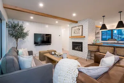Image de Summer Stays Available! Modern home in Ketchum. Walk to Downtown! Near Edelweiss Park.